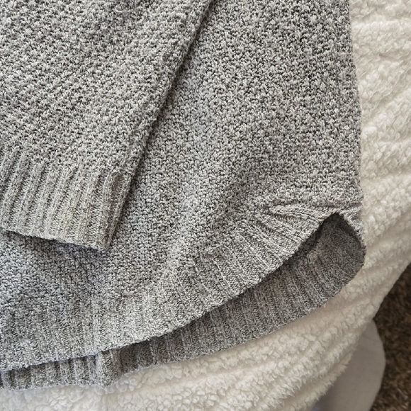 Sweater - Picture 4 of 6